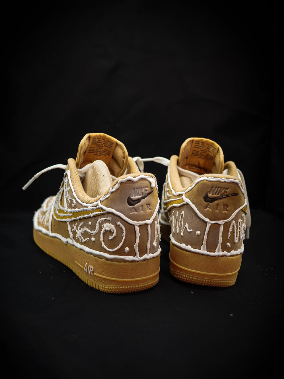 3Hand_crafted__Holiday_Christmas_Gingerbread_Air_Force_1
