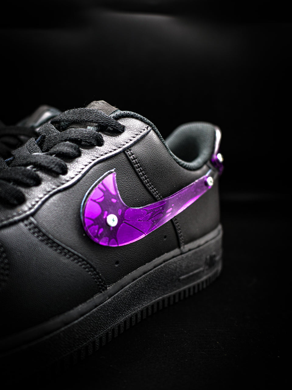 Custom Venom Air Force 1 – Unleash the Symbiote